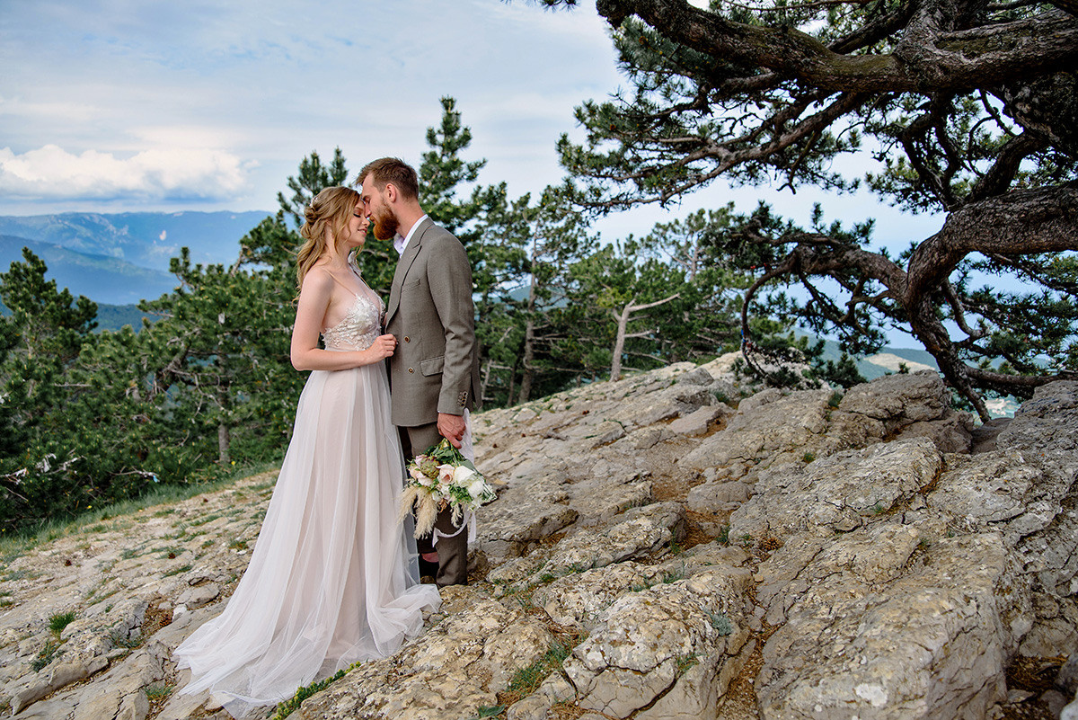 Фотосъемка свадьбы в горах Ай-Петри. Свадебный и семейный фотограф в Москве Светлана Зоткина