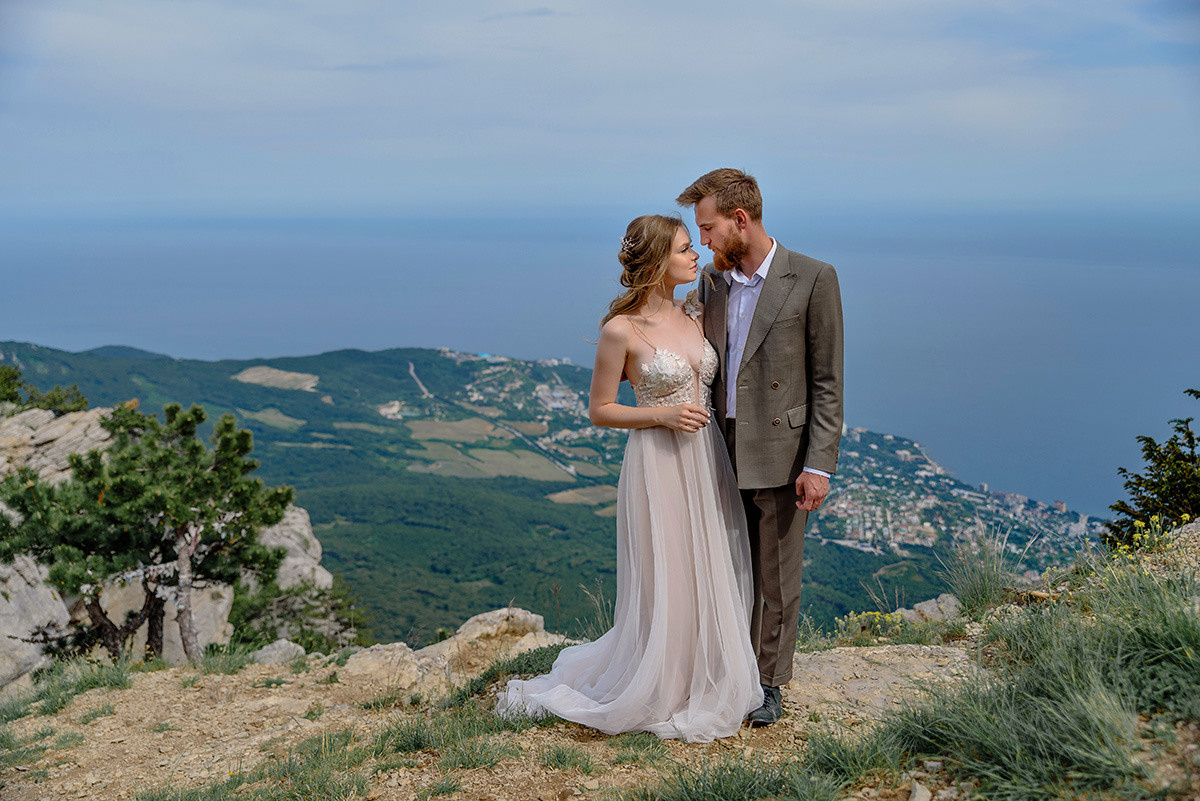 Фотосъемка свадьбы в горах Ай-Петри. Свадебный и семейный фотограф в Москве Светлана Зоткина