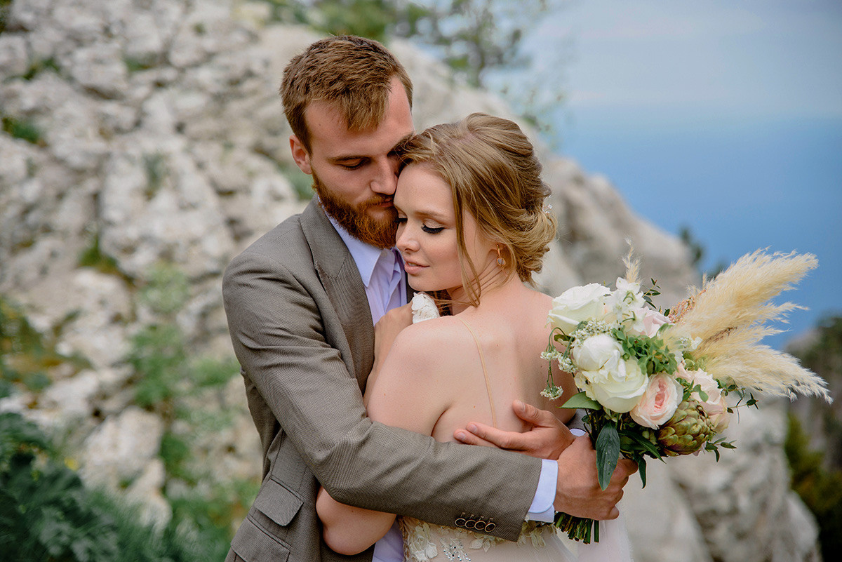 Фотосъемка свадьбы в горах Ай-Петри. Свадебный и семейный фотограф в Москве Светлана Зоткина