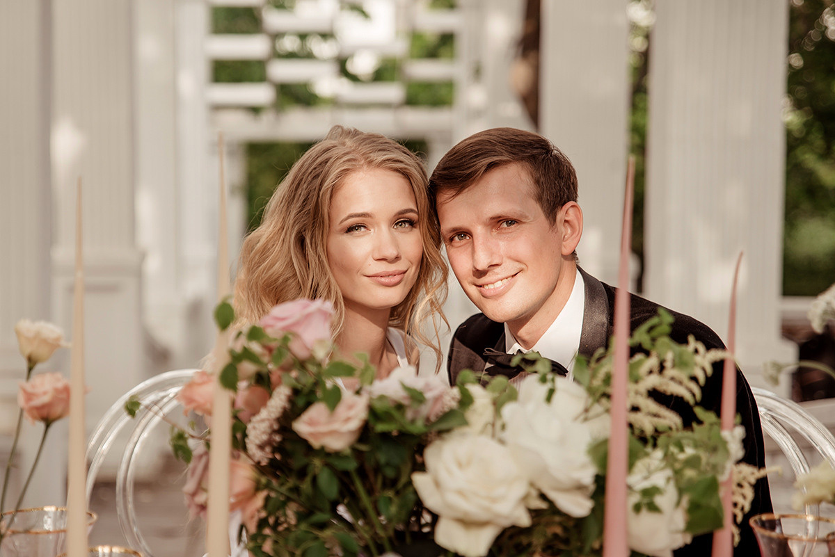 Стильная фотосессия свадьбы в Воронцовском парке. Свадебный и семейный фотограф в Москве Светлана Зоткина