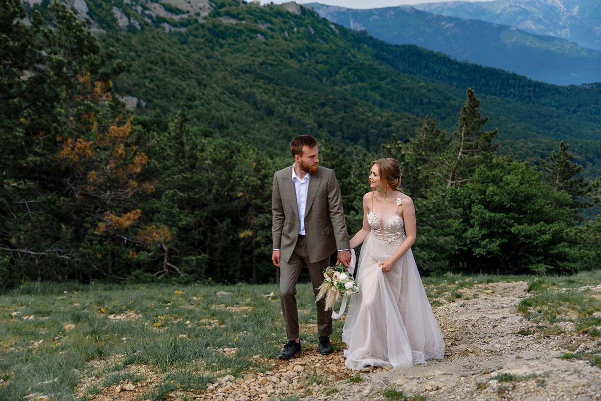 Фотосъемка свадьбы в горах Ай-Петри. Свадебный и семейный фотограф в Москве Светлана Зоткина