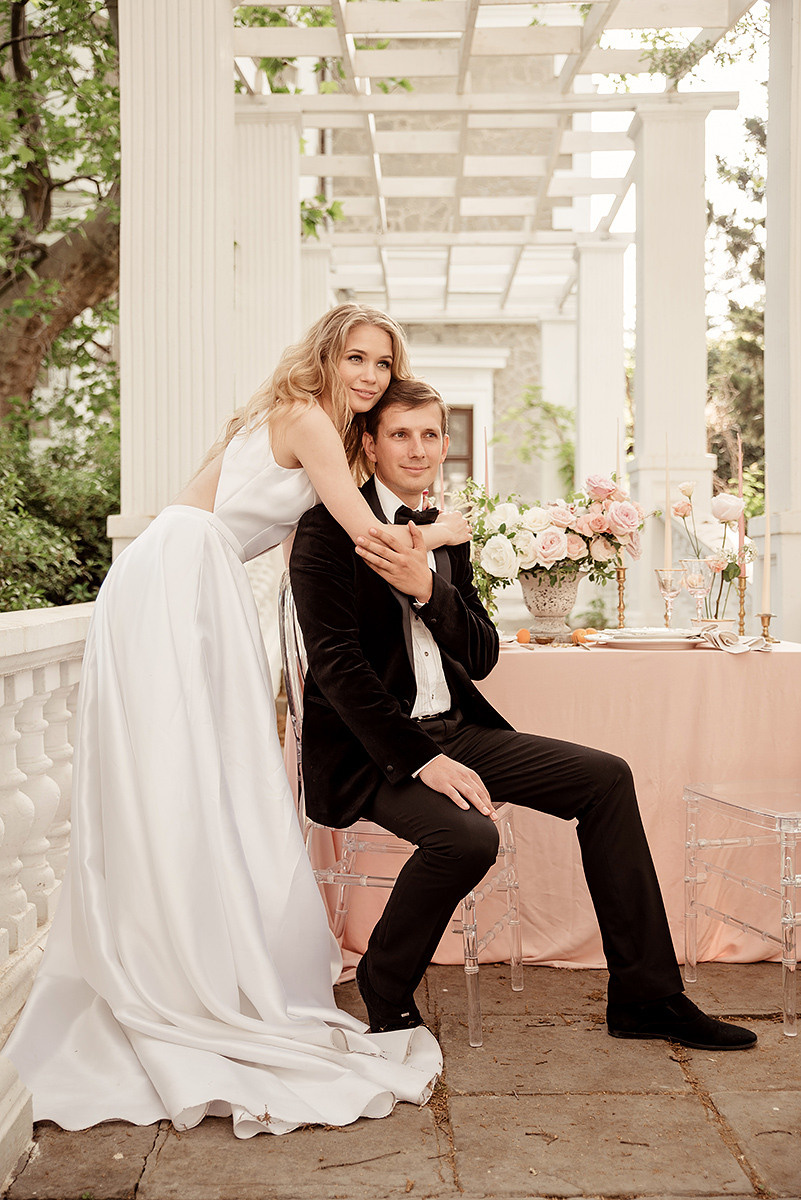 Стильная фотосессия свадьбы в Воронцовском парке. Свадебный и семейный фотограф в Москве Светлана Зоткина