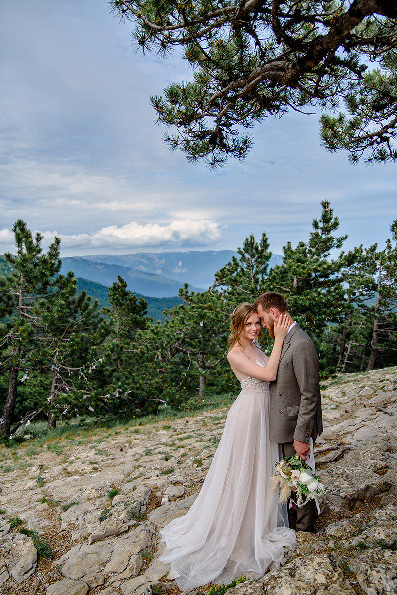 Фотосъемка свадьбы в горах Ай-Петри. Свадебный и семейный фотограф в Москве Светлана Зоткина