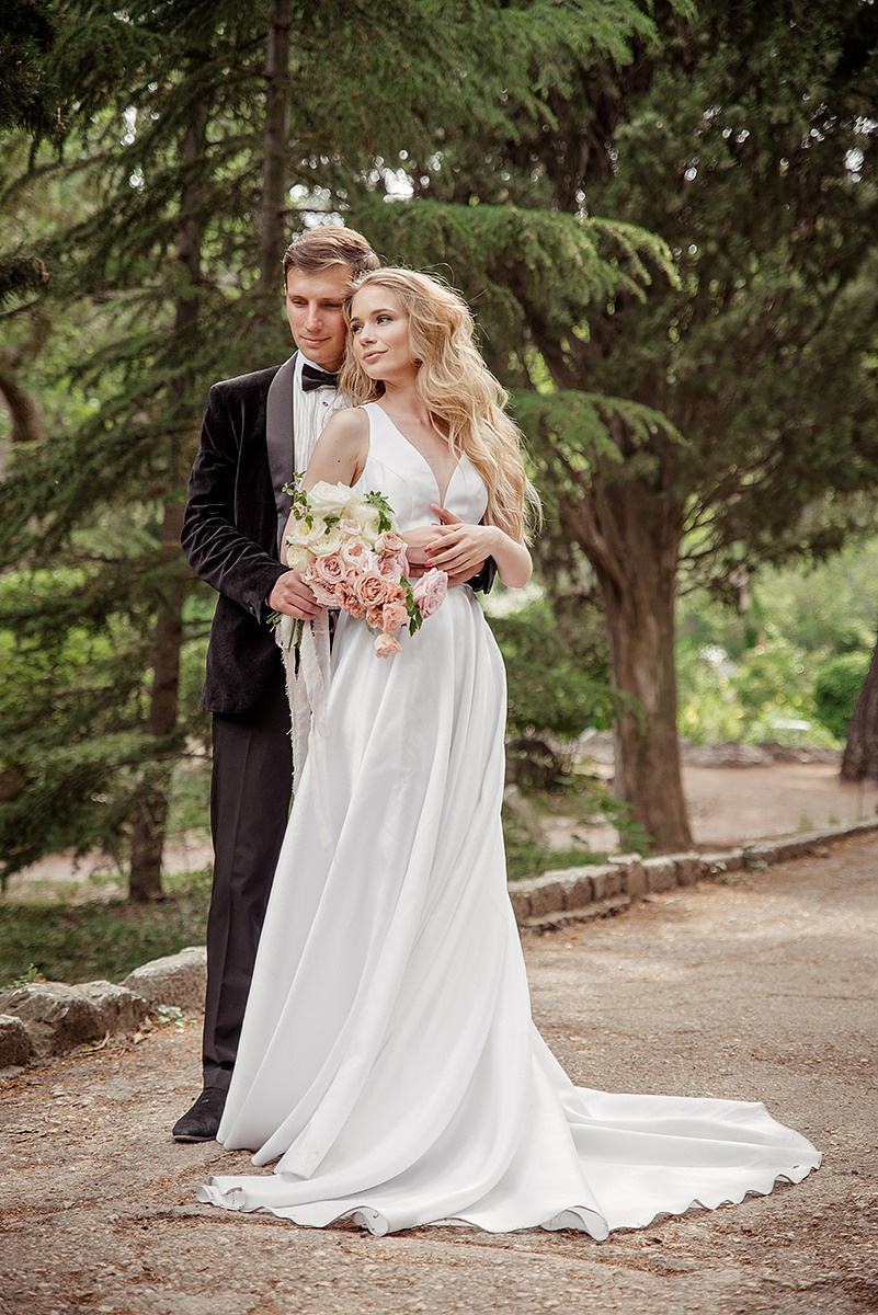 Стильная фотосессия свадьбы в Воронцовском парке. Свадебный и семейный фотограф в Москве Светлана Зоткина