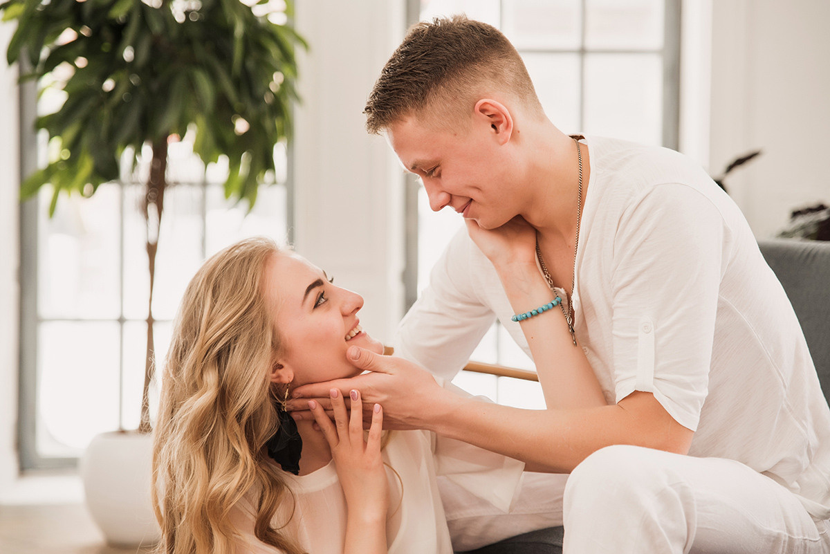 Предсвадебная фотосъемка лавстори в особняке Роял. Свадебный и семейный фотограф в Москве Светлана Зоткина