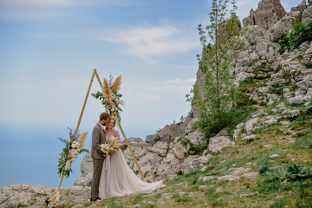 Фотосъемка свадьбы в горах Ай-Петри. Свадебный и семейный фотограф в Москве Светлана Зоткина
