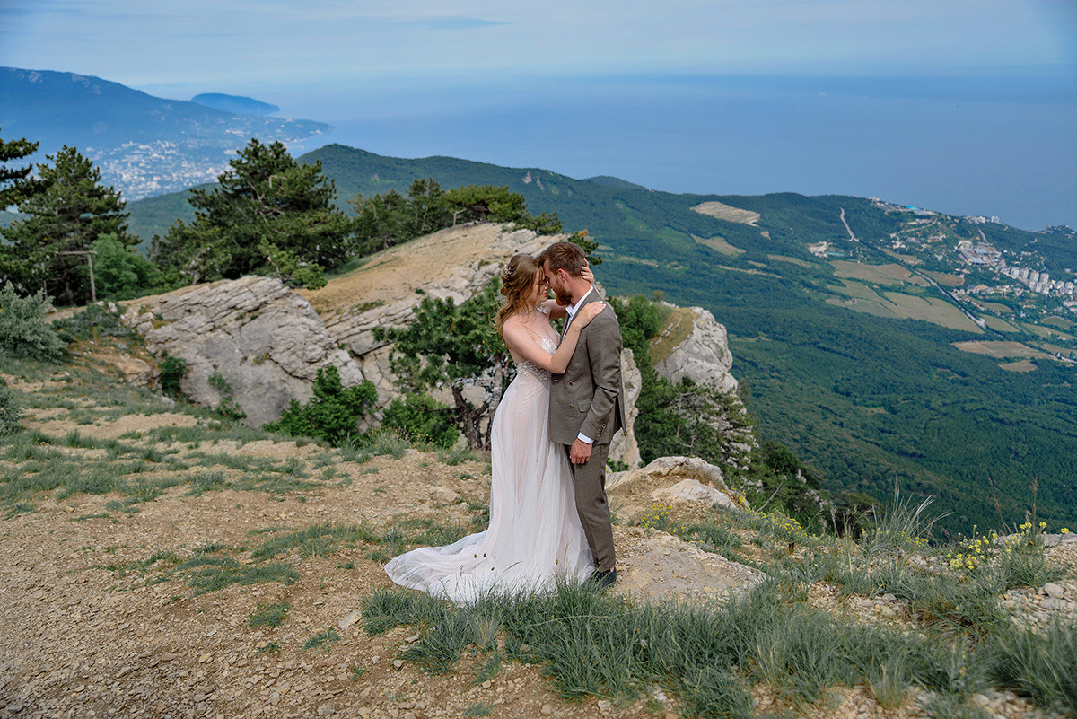 Фотосъемка свадьбы в горах Ай-Петри. Свадебный и семейный фотограф в Москве Светлана Зоткина