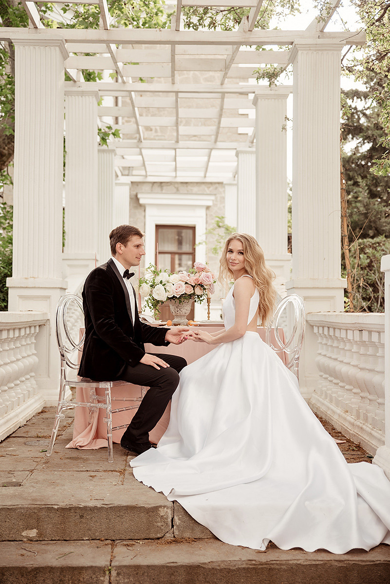 Стильная фотосессия свадьбы в Воронцовском парке. Свадебный и семейный фотограф в Москве Светлана Зоткина