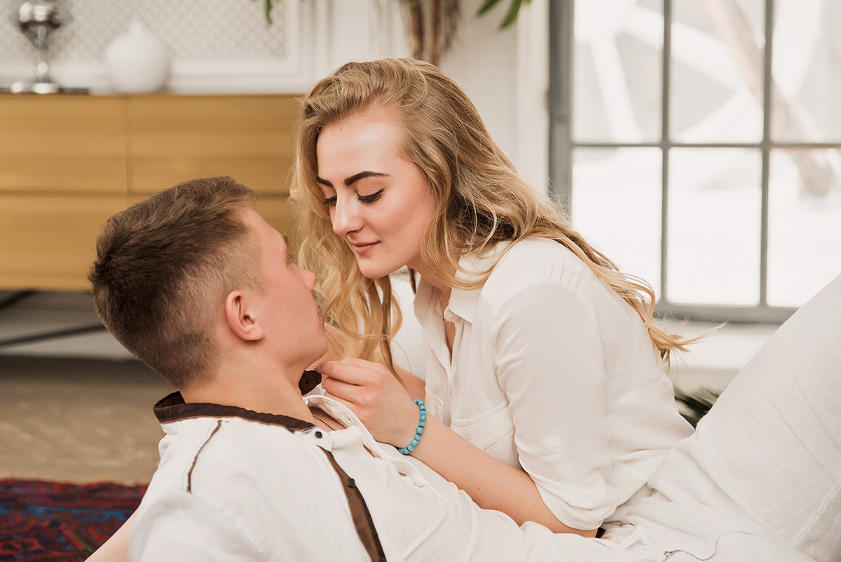 Предсвадебная фотосъемка лавстори в особняке Роял. Свадебный и семейный фотограф в Москве Светлана Зоткина