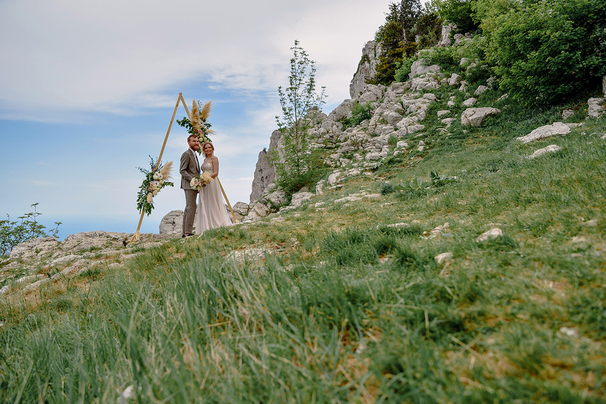 Фотосъемка свадьбы в горах Ай-Петри. Свадебный и семейный фотограф в Москве Светлана Зоткина