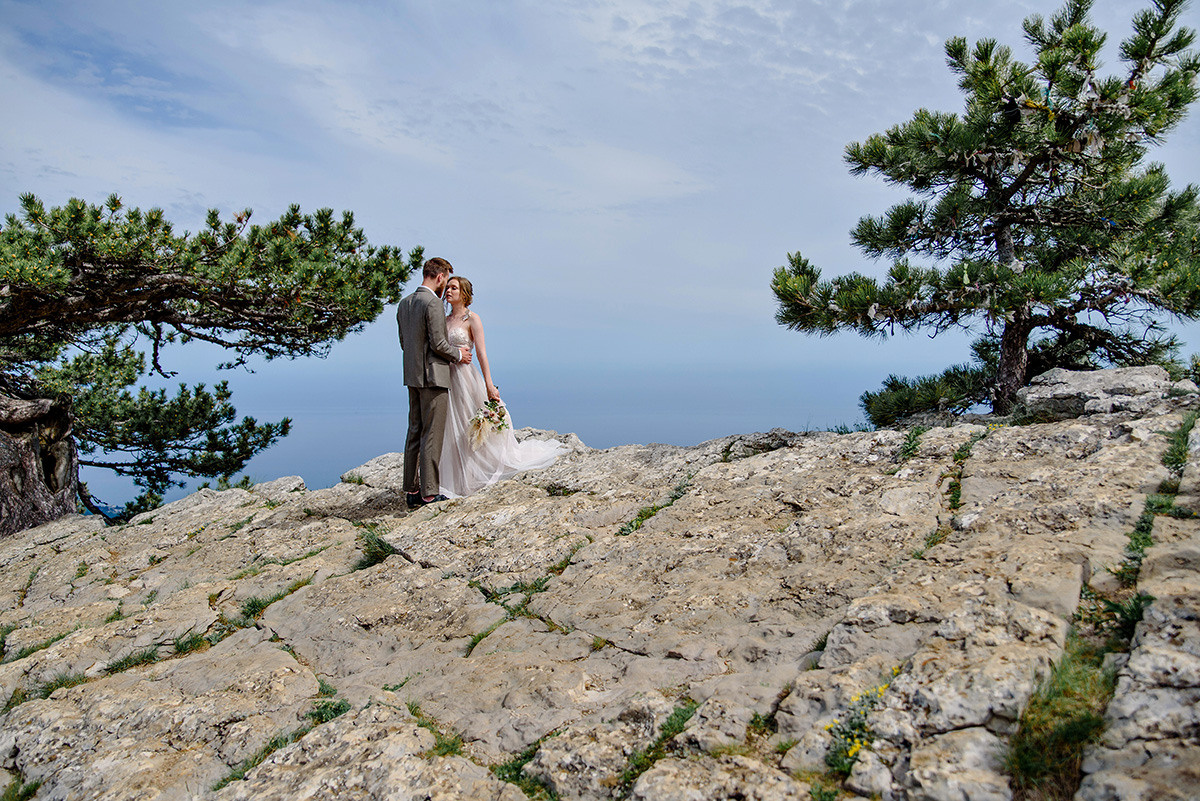 Фотосъемка свадьбы в горах Ай-Петри. Свадебный и семейный фотограф в Москве Светлана Зоткина