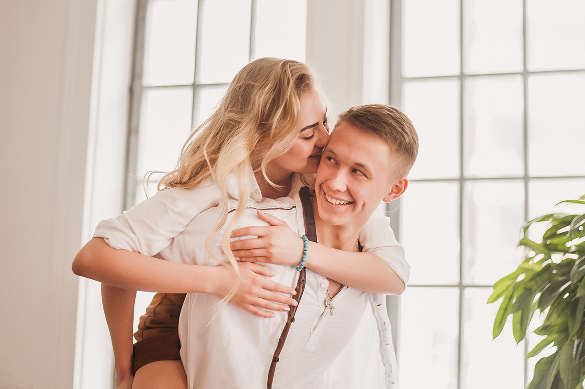 Предсвадебная фотосъемка лавстори в особняке Роял. Свадебный и семейный фотограф в Москве Светлана Зоткина