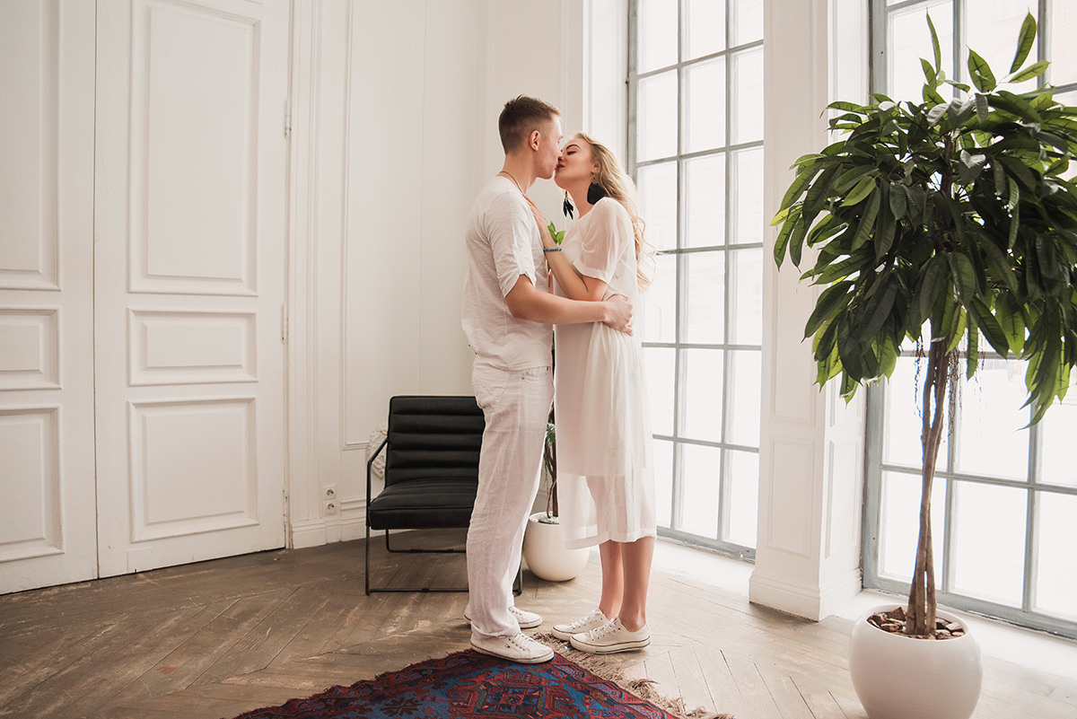 Предсвадебная фотосъемка лавстори в особняке Роял. Свадебный и семейный фотограф в Москве Светлана Зоткина
