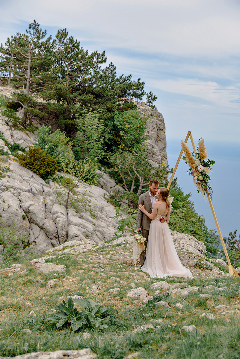 Фотосъемка свадьбы в горах Ай-Петри. Свадебный и семейный фотограф в Москве Светлана Зоткина