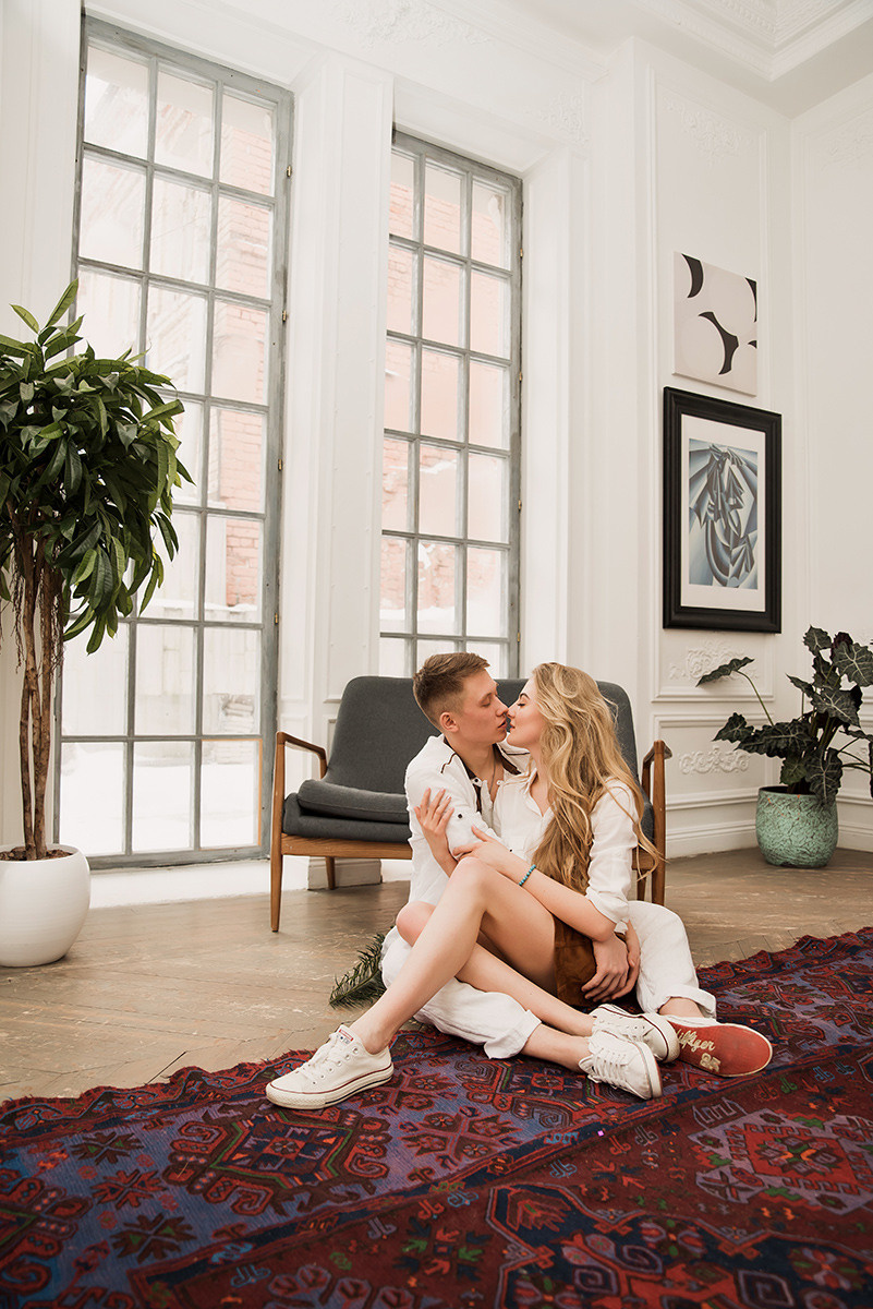 Предсвадебная фотосъемка лавстори в особняке Роял. Свадебный и семейный фотограф в Москве Светлана Зоткина