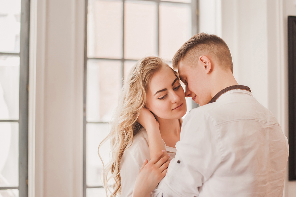 Предсвадебная фотосъемка лавстори в особняке Роял. Свадебный и семейный фотограф в Москве Светлана Зоткина