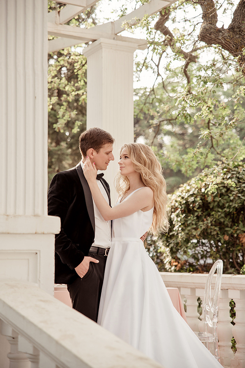 Стильная фотосессия свадьбы в Воронцовском парке. Свадебный и семейный фотограф в Москве Светлана Зоткина