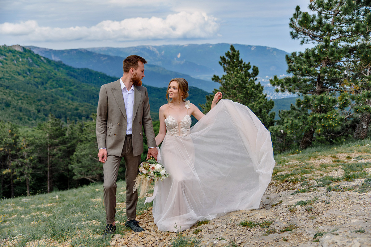 Фотосъемка свадьбы в горах Ай-Петри. Свадебный и семейный фотограф в Москве Светлана Зоткина