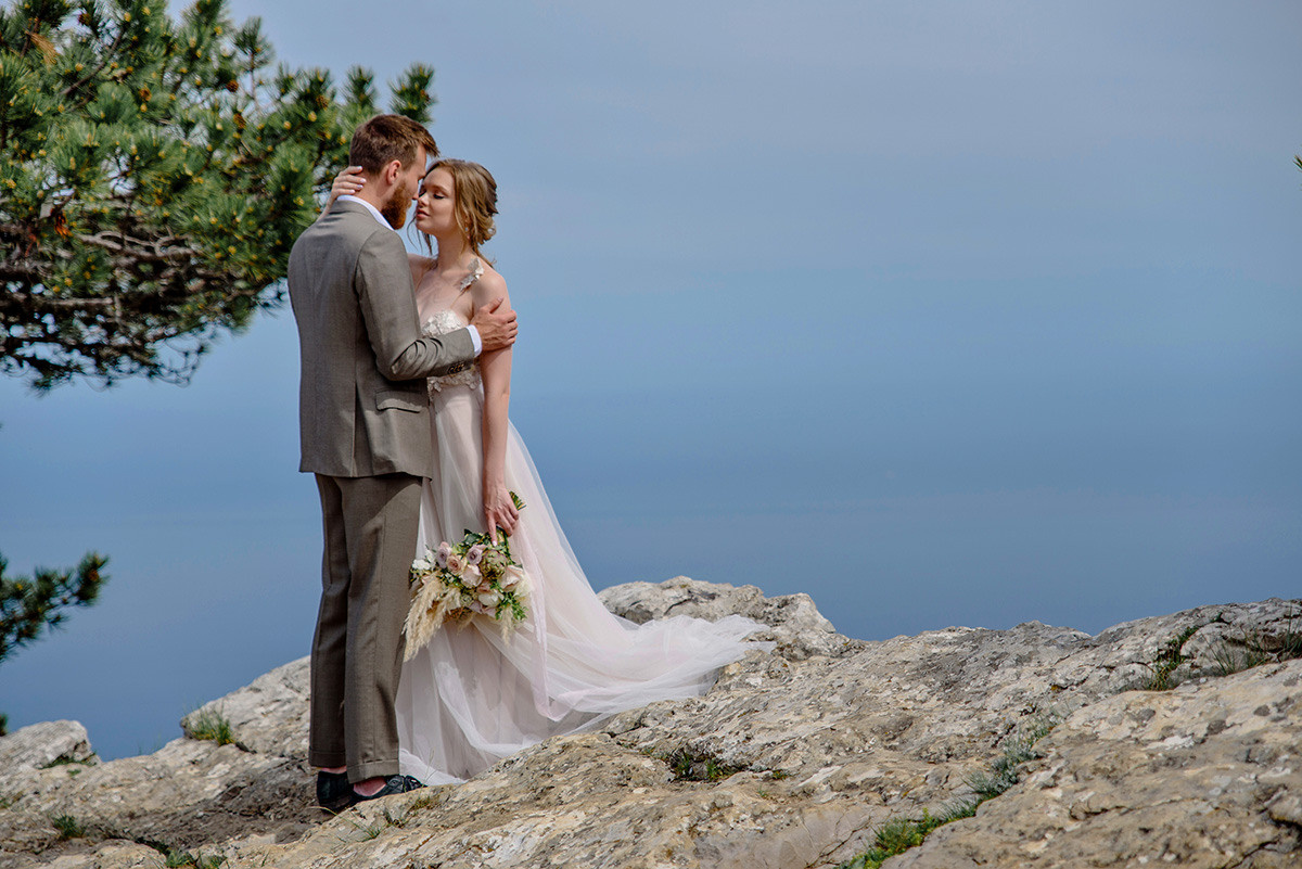 Фотосъемка свадьбы в горах Ай-Петри. Свадебный и семейный фотограф в Москве Светлана Зоткина