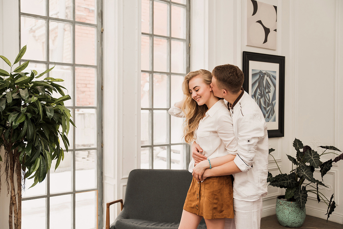 Предсвадебная фотосъемка лавстори в особняке Роял. Свадебный и семейный фотограф в Москве Светлана Зоткина