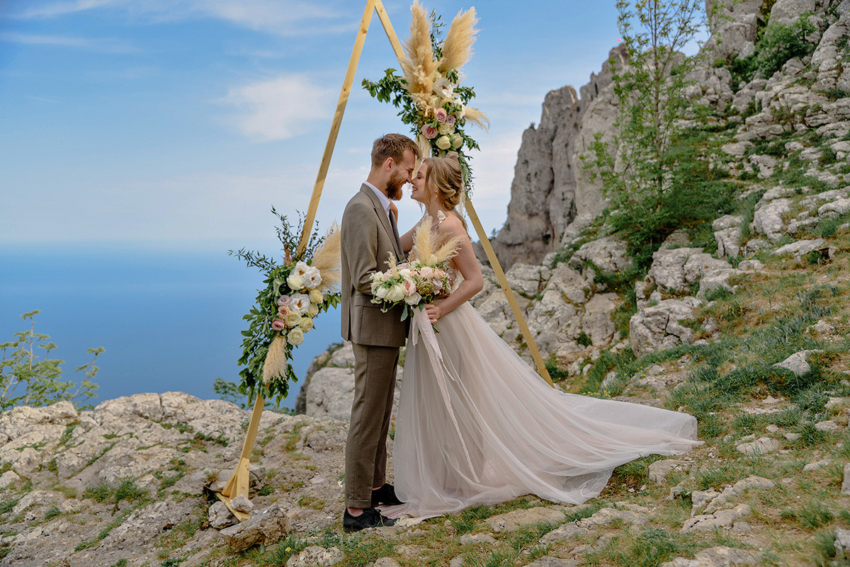 Фотосъемка свадьбы в горах Ай-Петри. Свадебный и семейный фотограф в Москве Светлана Зоткина
