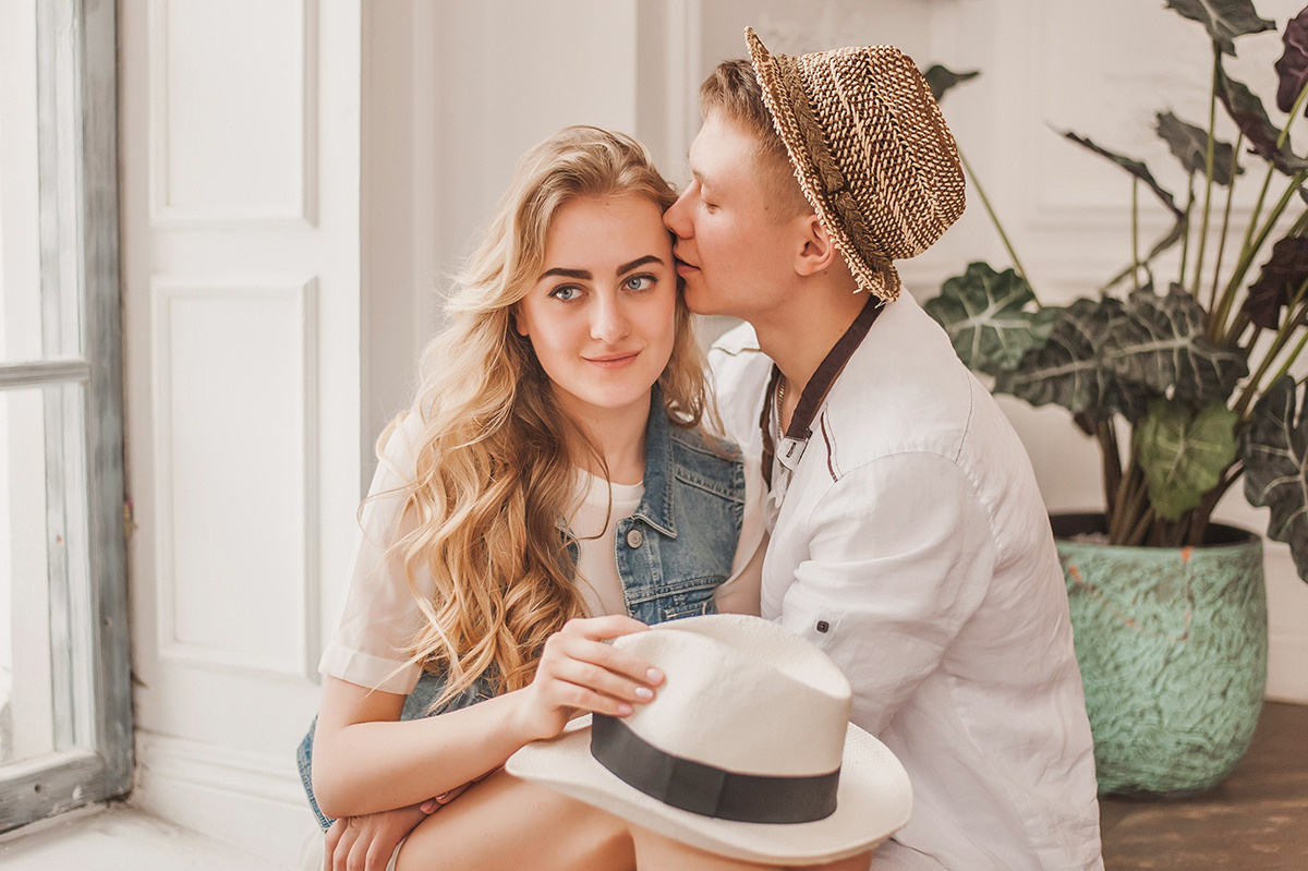Предсвадебная фотосъемка лавстори в особняке Роял. Свадебный и семейный фотограф в Москве Светлана Зоткина