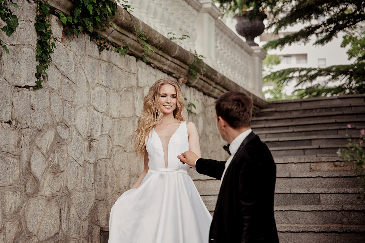 Стильная фотосессия свадьбы в Воронцовском парке. Свадебный и семейный фотограф в Москве Светлана Зоткина