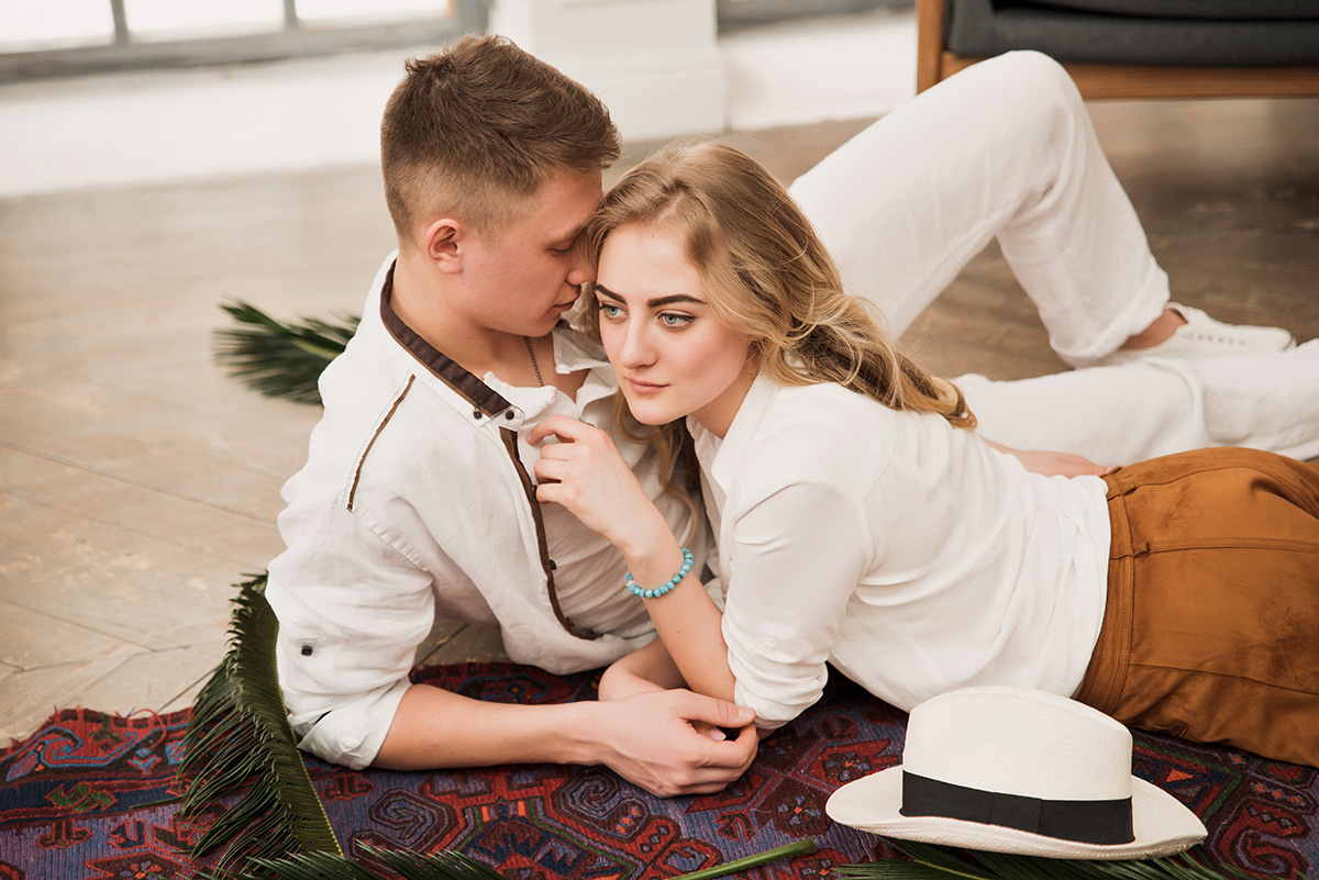 Предсвадебная фотосъемка лавстори в особняке Роял. Свадебный и семейный фотограф в Москве Светлана Зоткина