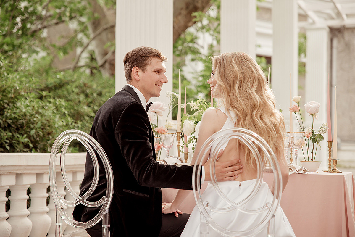 Стильная фотосессия свадьбы в Воронцовском парке. Свадебный и семейный фотограф в Москве Светлана Зоткина