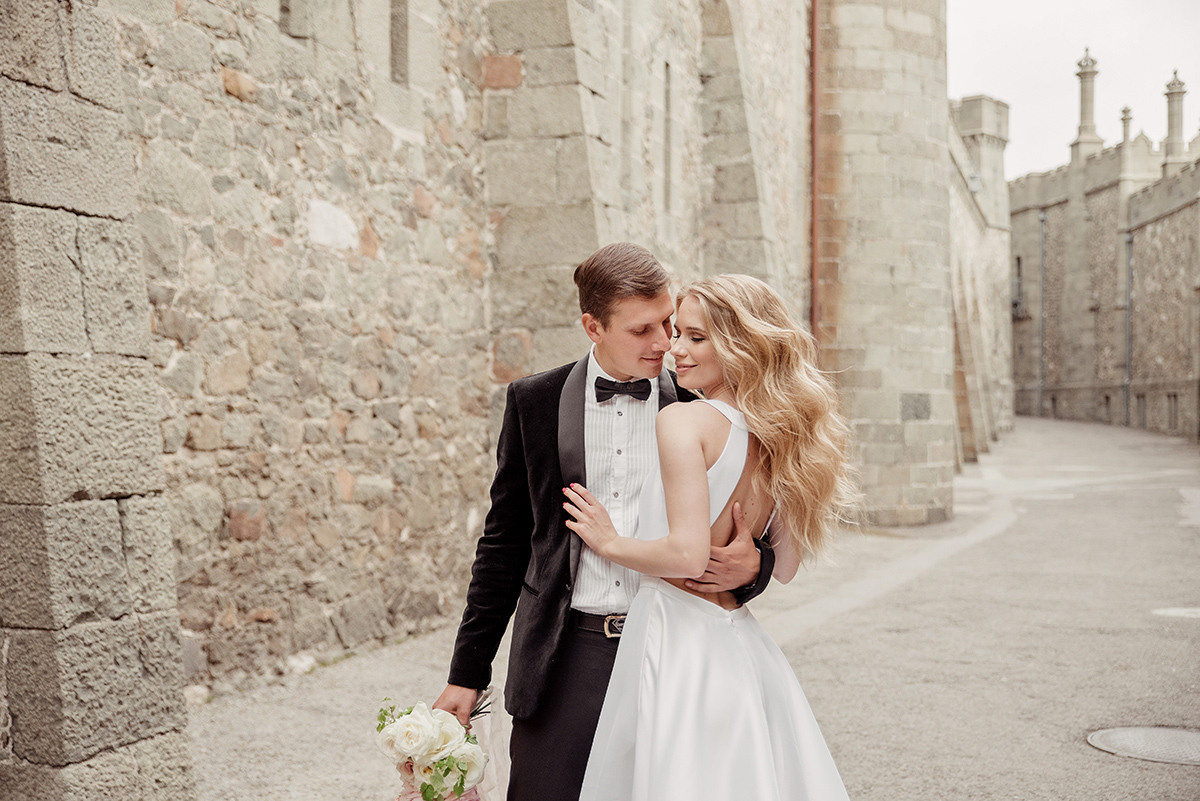 Стильная фотосессия свадьбы в Воронцовском парке. Свадебный и семейный фотограф в Москве Светлана Зоткина