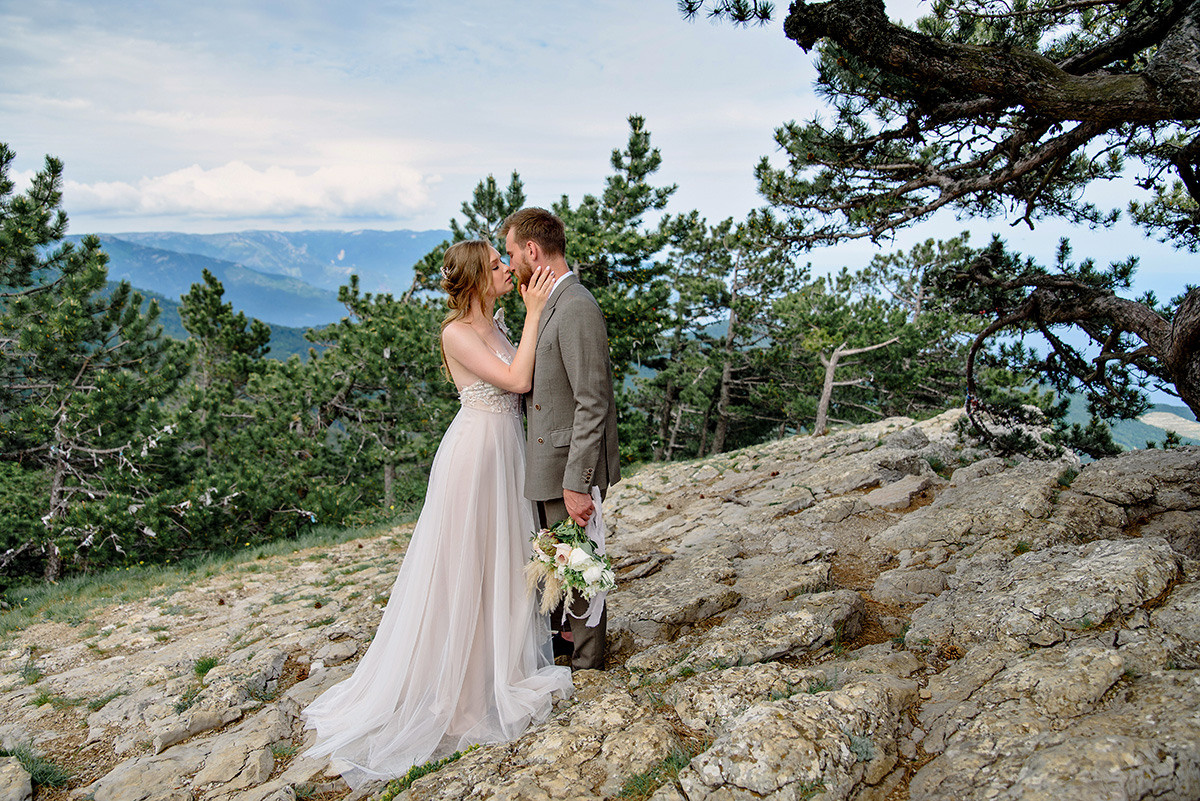 Фотосъемка свадьбы в горах Ай-Петри. Свадебный и семейный фотограф в Москве Светлана Зоткина