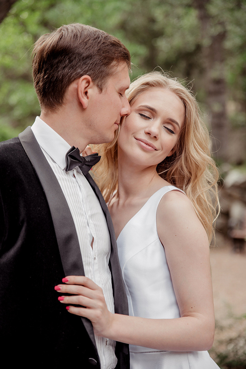 Стильная фотосессия свадьбы в Воронцовском парке. Свадебный и семейный фотограф в Москве Светлана Зоткина