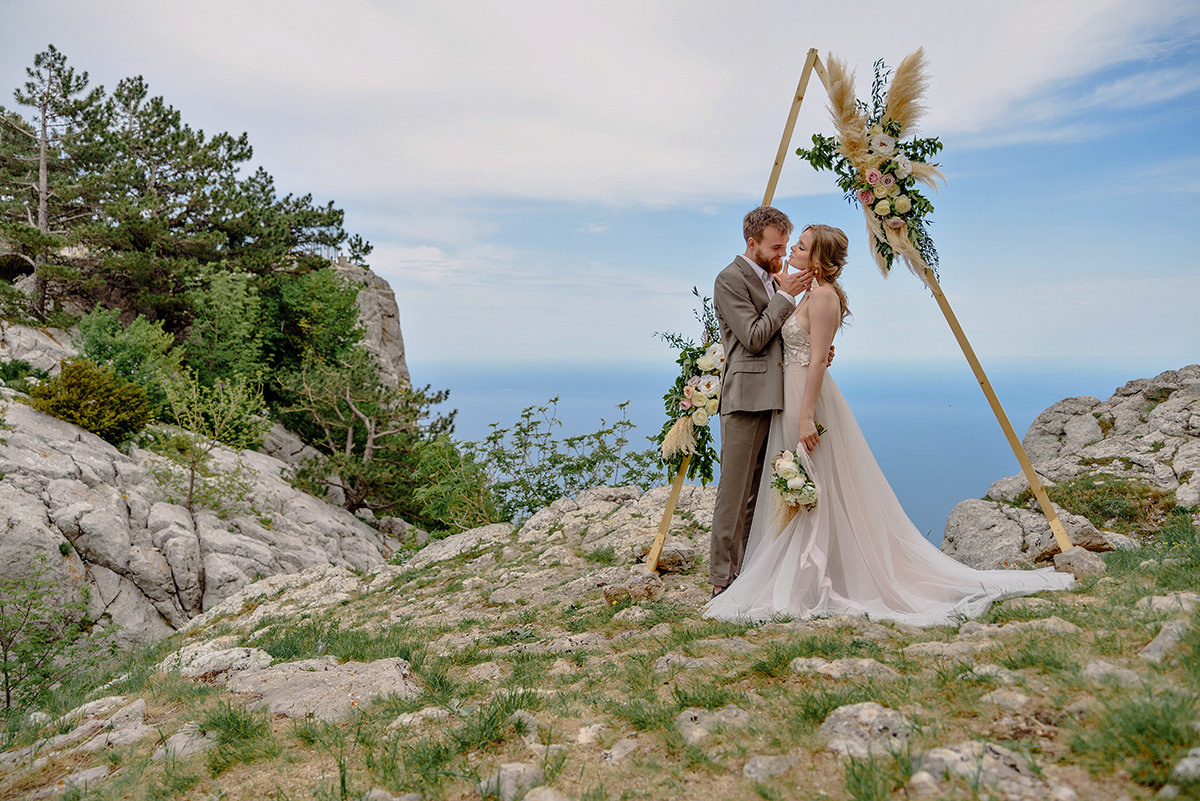 Фотосъемка свадьбы в горах Ай-Петри. Свадебный и семейный фотограф в Москве Светлана Зоткина