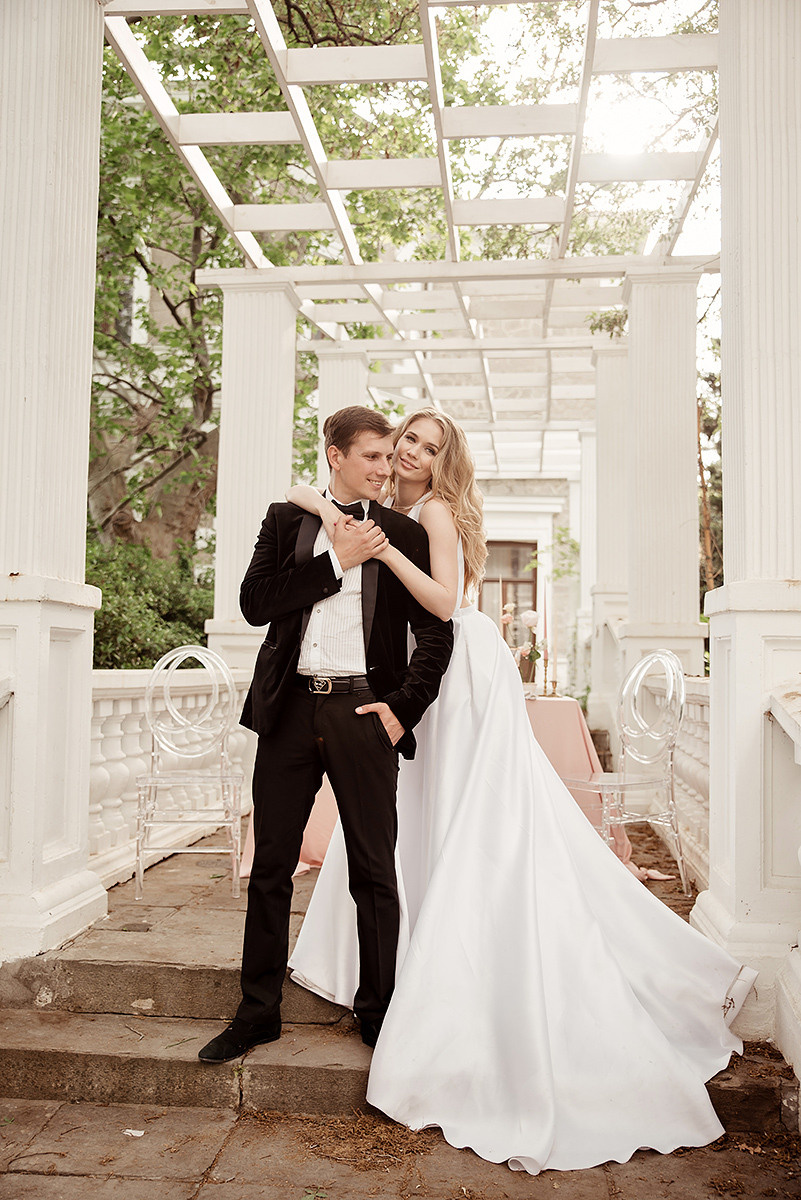 Стильная фотосессия свадьбы в Воронцовском парке. Свадебный и семейный фотограф в Москве Светлана Зоткина