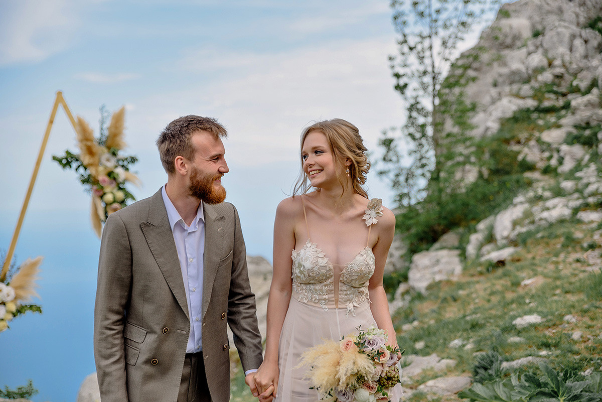 Фотосъемка свадьбы в горах Ай-Петри. Свадебный и семейный фотограф в Москве Светлана Зоткина