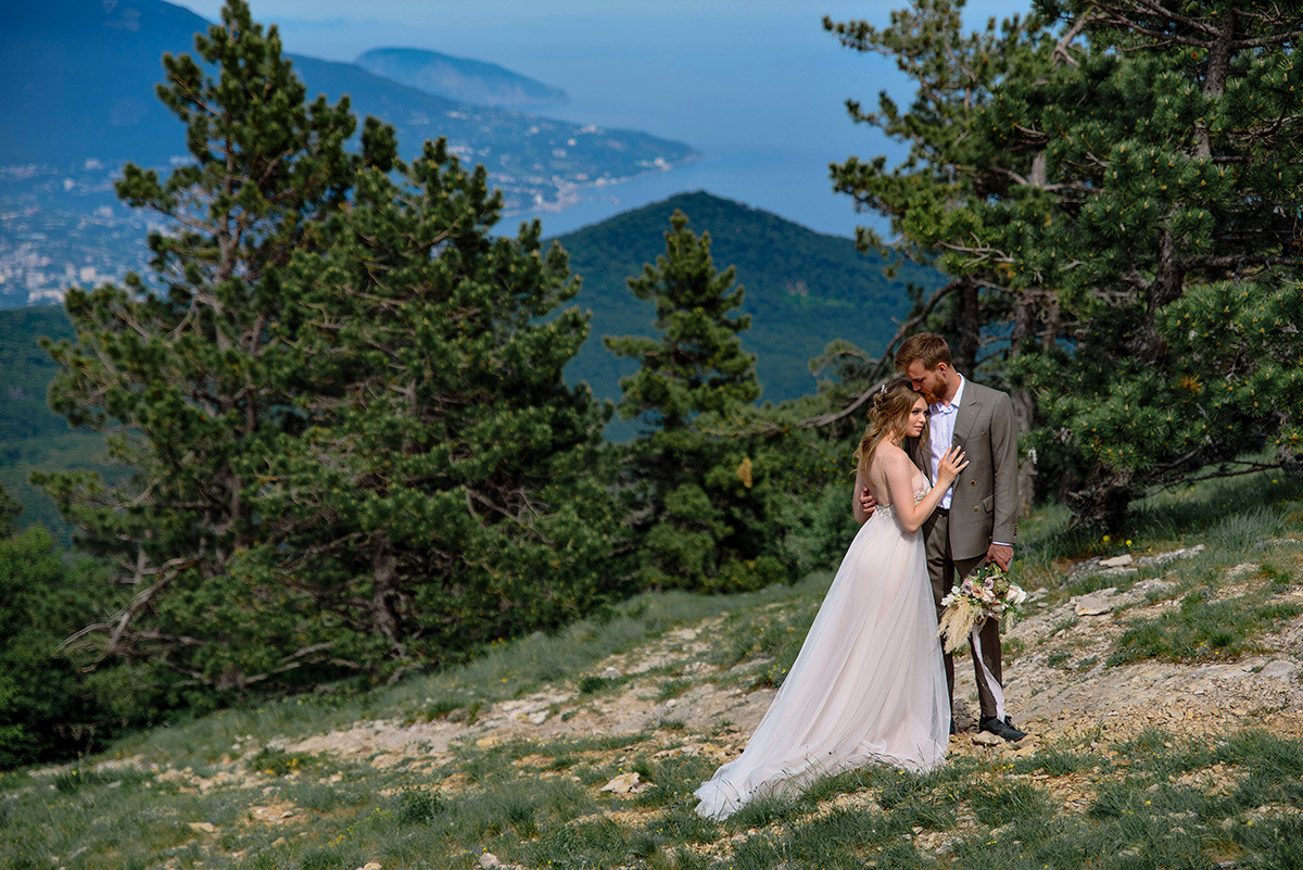 Фотосъемка свадьбы в горах Ай-Петри. Свадебный и семейный фотограф в Москве Светлана Зоткина