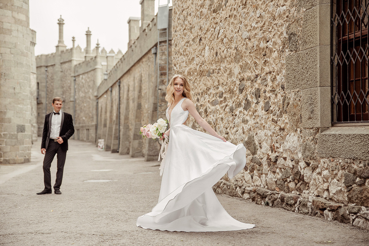 Стильная фотосессия свадьбы в Воронцовском парке. Свадебный и семейный фотограф в Москве Светлана Зоткина