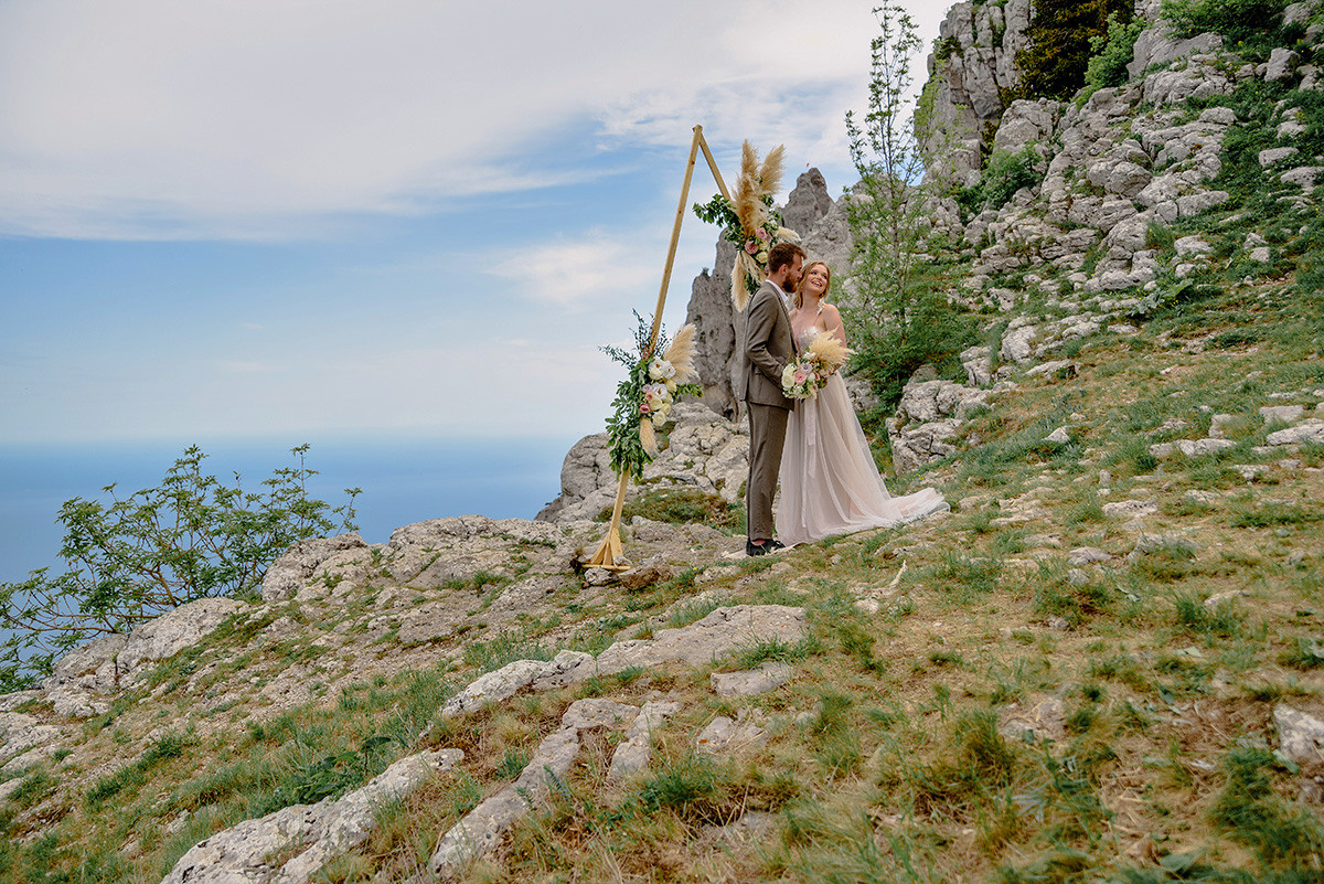Фотосъемка свадьбы в горах Ай-Петри. Свадебный и семейный фотограф в Москве Светлана Зоткина