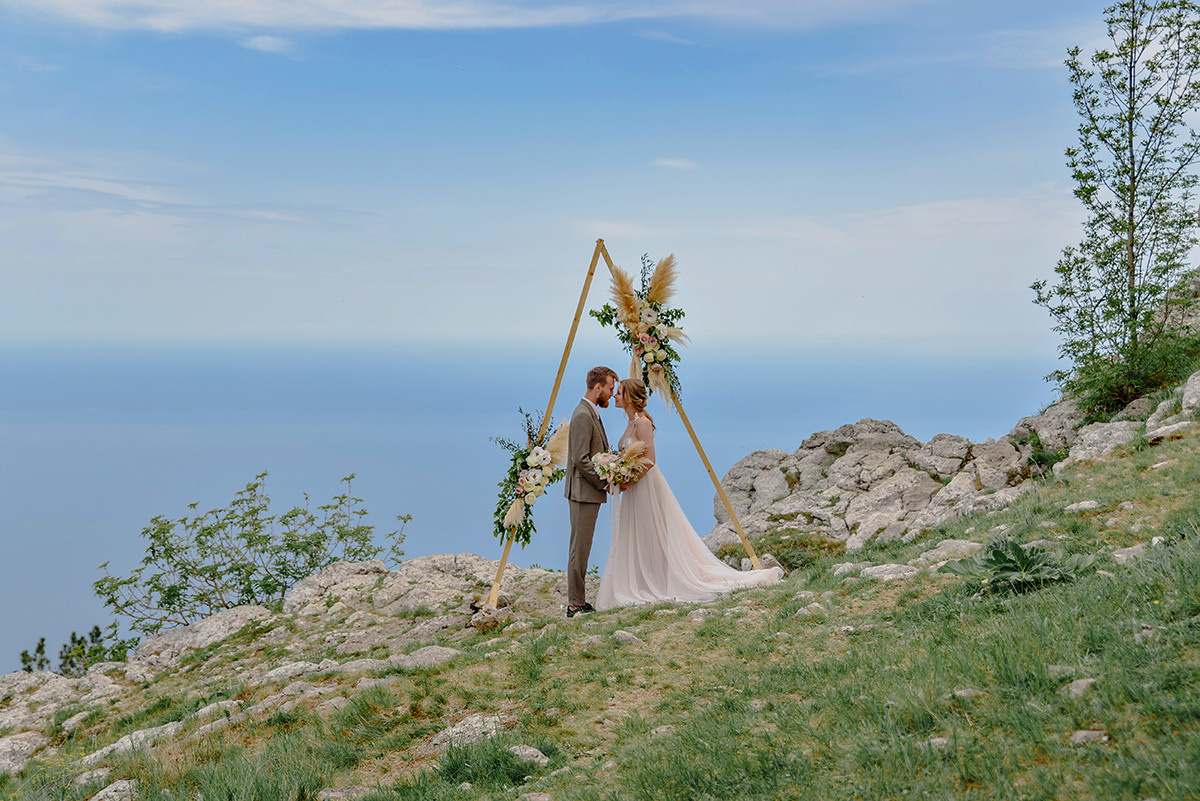 Фотосъемка свадьбы в горах Ай-Петри. Свадебный и семейный фотограф в Москве Светлана Зоткина