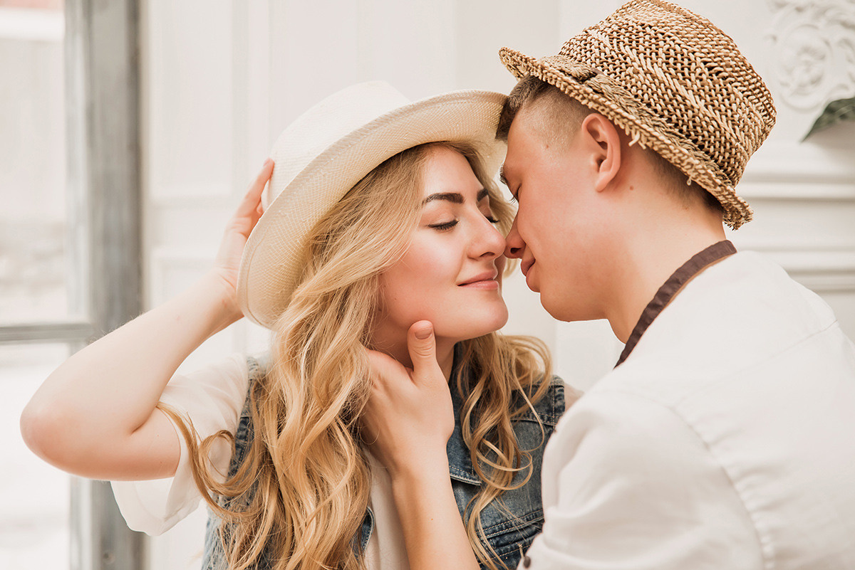 Предсвадебная фотосъемка лавстори в особняке Роял. Свадебный и семейный фотограф в Москве Светлана Зоткина