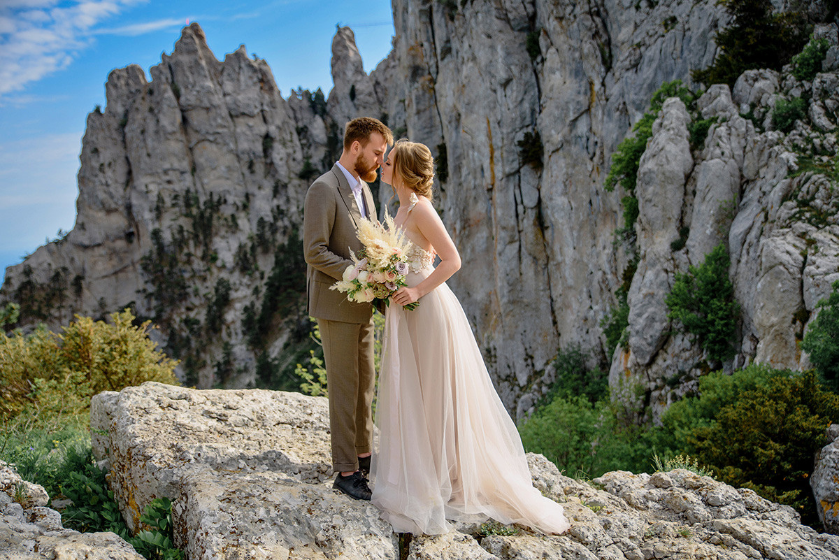 Фотосъемка свадьбы в горах Ай-Петри. Свадебный и семейный фотограф в Москве Светлана Зоткина
