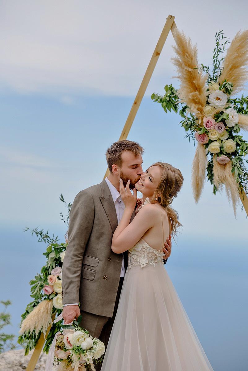 Фотосъемка свадьбы в горах Ай-Петри. Свадебный и семейный фотограф в Москве Светлана Зоткина