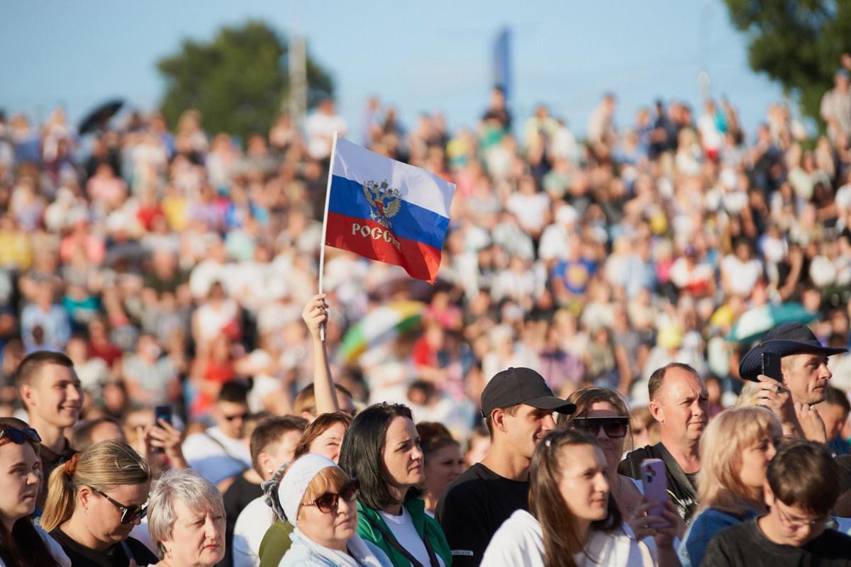 Репортаж для VIP зоны КПД Газстрой: выступление Родиона и Олега Газмановых. Репортажный и женский фотограф в Новосибирске