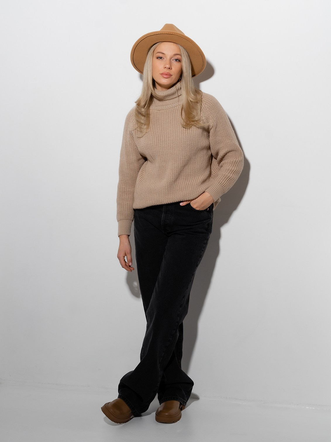 Съёмка свитера для озон и валберис. Фотограф Оксана Токарева Ижевск