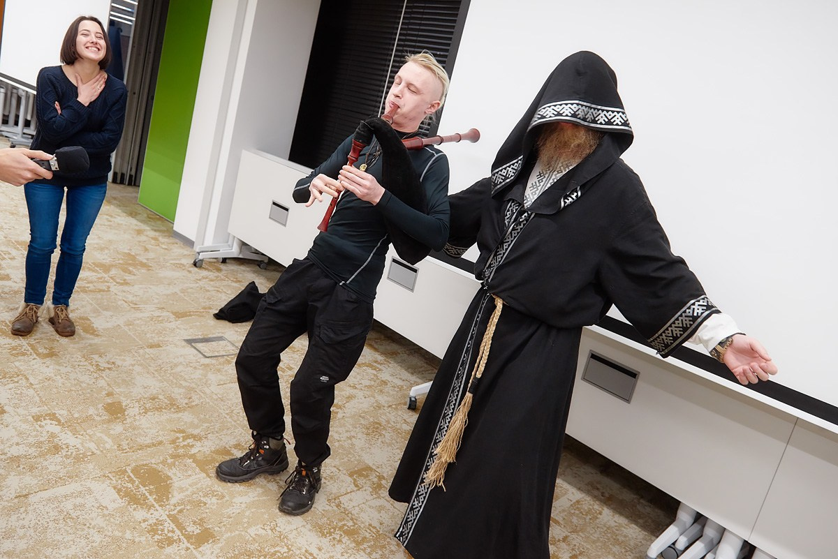 Нейромонах Феофан в Avito. Репортажный фотограф в Москве Вадим Францев