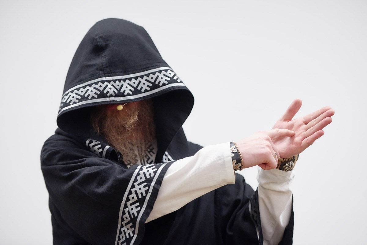 Нейромонах Феофан в Avito. Репортажный фотограф в Москве Вадим Францев