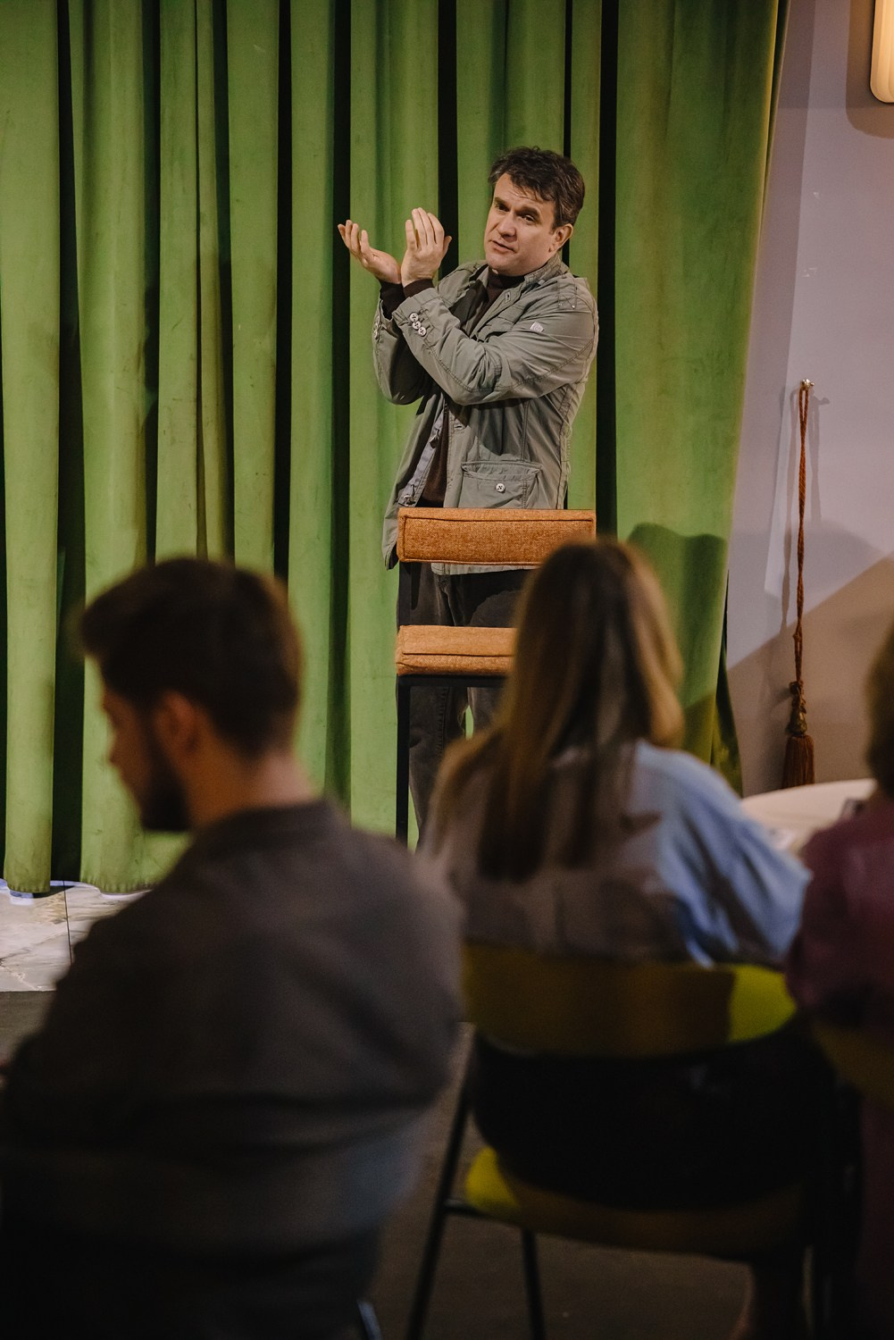 «Истории из чемодана | Довлатов», Леонид Таранов. Фотограф Михаил Ряховский