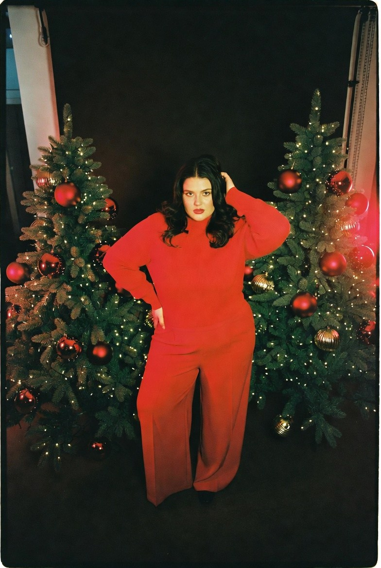 Плюс сайз в красном