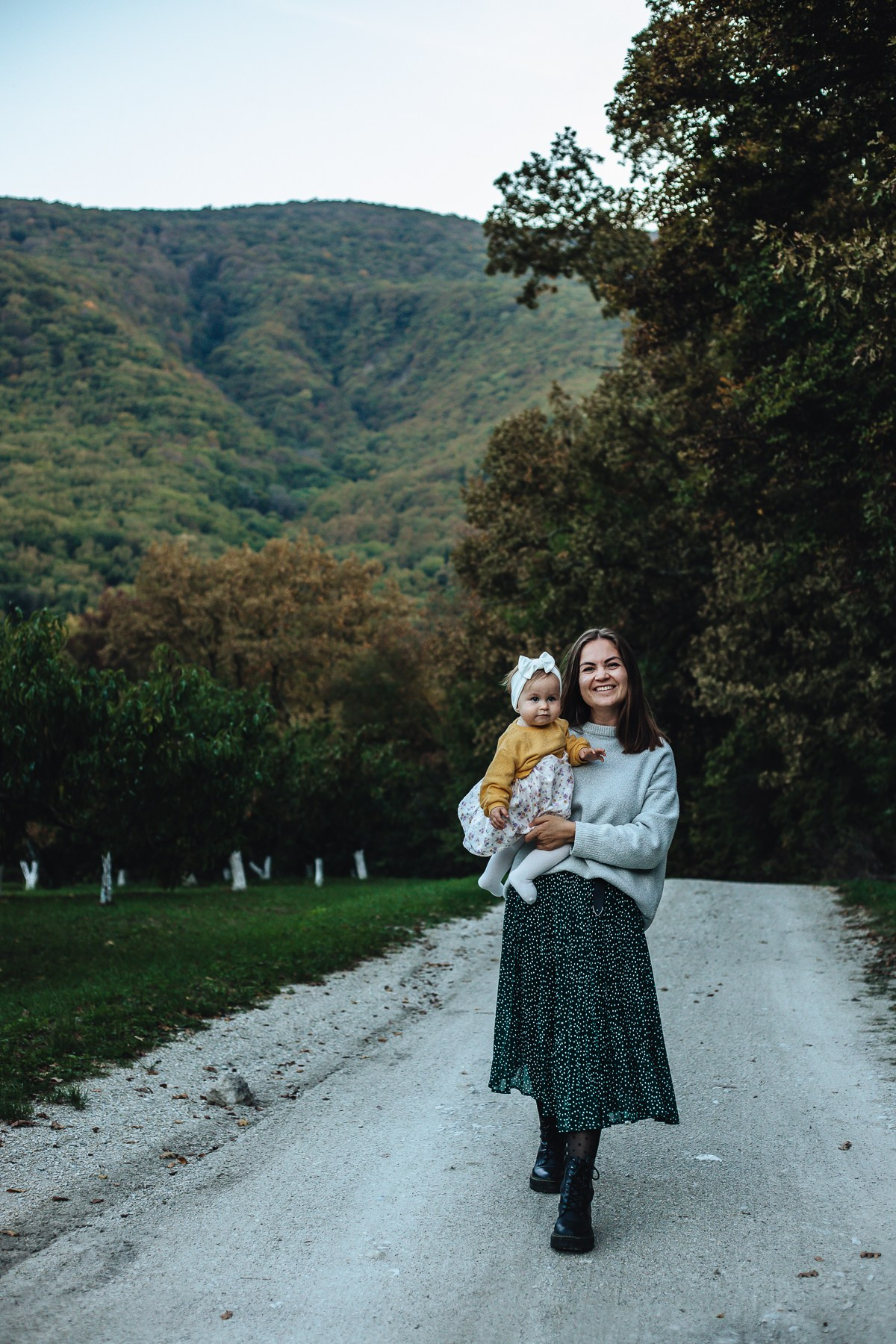 Иван, Ольга и Мира — в персиковом саду. Семейный фотограф Новороссийск, Анапа, Геленджик — Юлия Давыдова