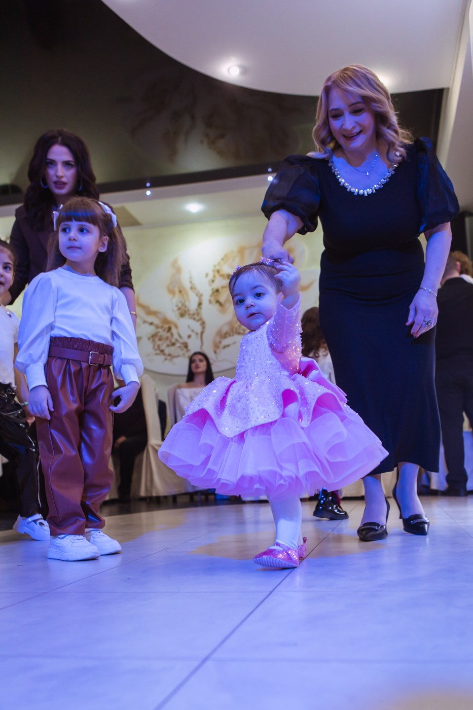 Годовасие Мариам. Кафе Юность, г. Волжский. Фотографы в городе Волгограде — Людмила Агеева и Алексей Околелов